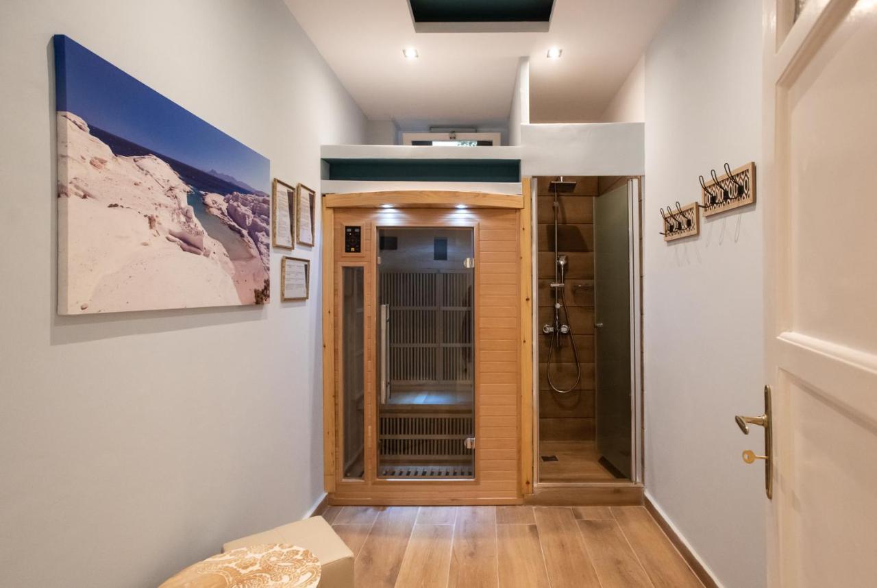Blue Ark Lavish Sauna Suite เอเธนส์ ภายนอก รูปภาพ