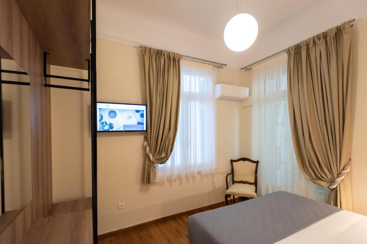 Blue Ark Lavish Sauna Suite เอเธนส์ ภายนอก รูปภาพ